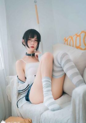 年轻的邻居女教师3