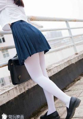 美女被男人扒开腿猛免费视频