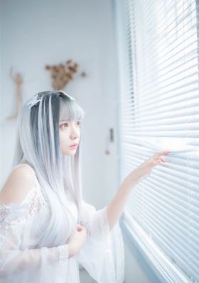 26岁女高中生动漫